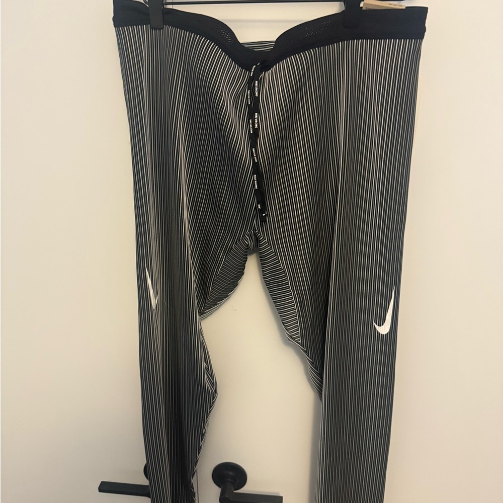 Nike Men's Black and White Striped Leggings